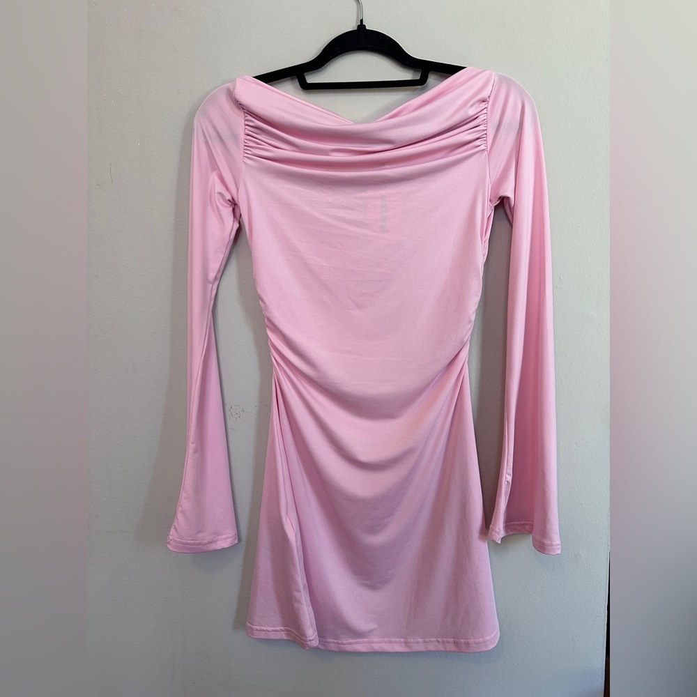 NWT Edikted Pink Off Shoulder Ruched Long Bell Sleeve Mini Dress - Picture 5 of 6